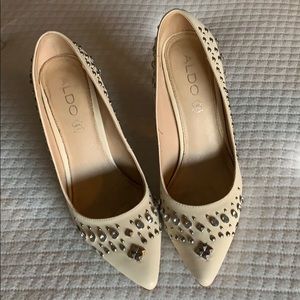 Cream studded dress shoes